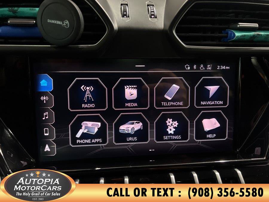 Used 2020 Lamborghini Urus AWD/4WD image 35
