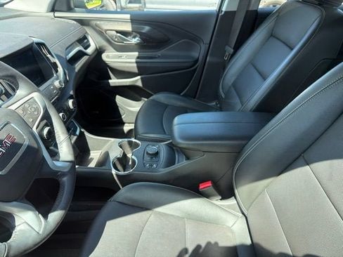 Used 2022 GMC Terrain SLT w/ Infotainment Package II FWD image 5