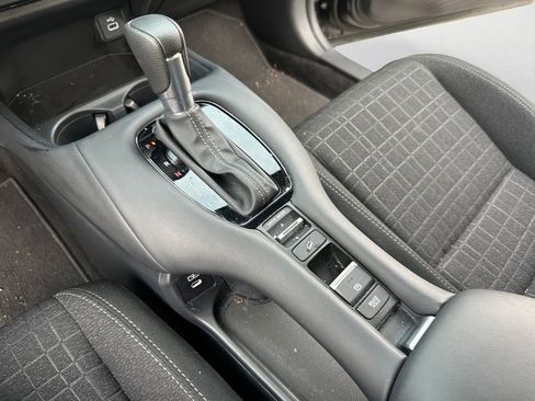 Certified 2025 Honda HR-V LX image 17