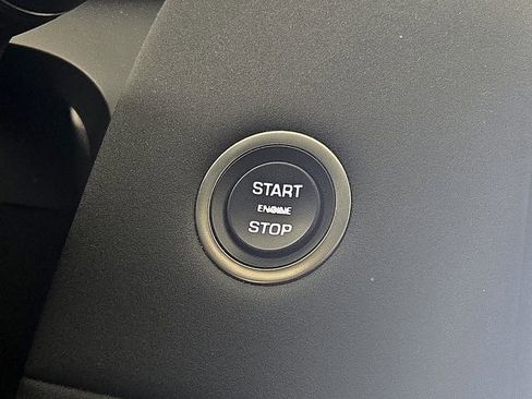 Used 2024 Land Rover Discovery Sport S image 25