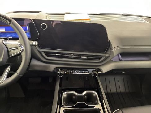 Certified 2026 Chevrolet Silverado EV LT AWD/4WD image 21