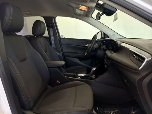 Certified 2025 Buick Encore GX Preferred AWD/4WD image 18