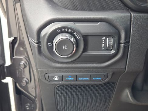Used 2025 Jeep Wrangler Unlimited Rubicon 4xe AWD/4WD image 25