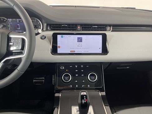 Used 2023 Land Rover Range Rover Evoque R-Dynamic SE image 14