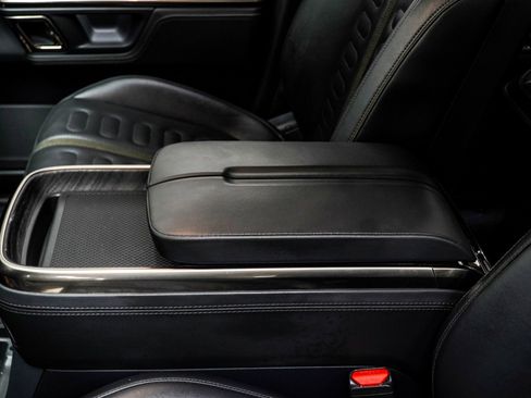 Used 2022 Rivian R1T Adventure image 20