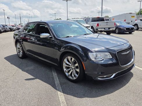 Used 2017 Chrysler 300 C w/ Safetytec Plus Group RWD image 1