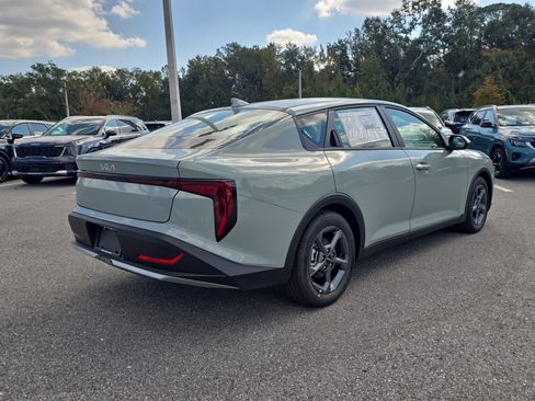 New 2025 Kia K4 LXS image 8
