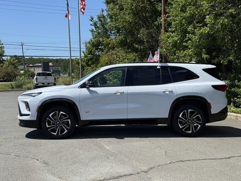 New 2026 Buick Enclave Sport Touring w/ Power Package image 8