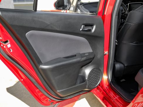 Used 2021 Toyota Prius Prime XLE image 42