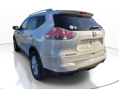 Used 2016 Nissan Rogue SV FWD image 5