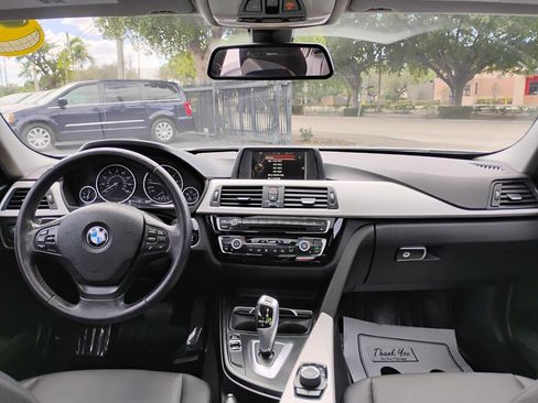 Used 2017 BMW 320i Sedan image 89