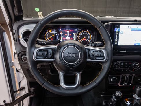 Used 2024 Jeep Wrangler Unlimited Sahara w/ Technology Group AWD/4WD image 14