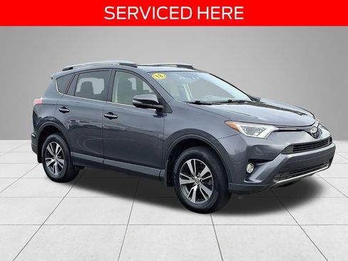 Used 2018 Toyota RAV4 XLE image 3