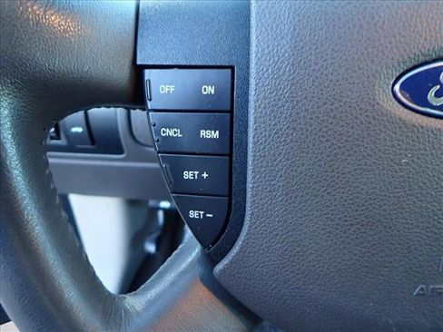 Used 2009 Ford Taurus SEL image 13