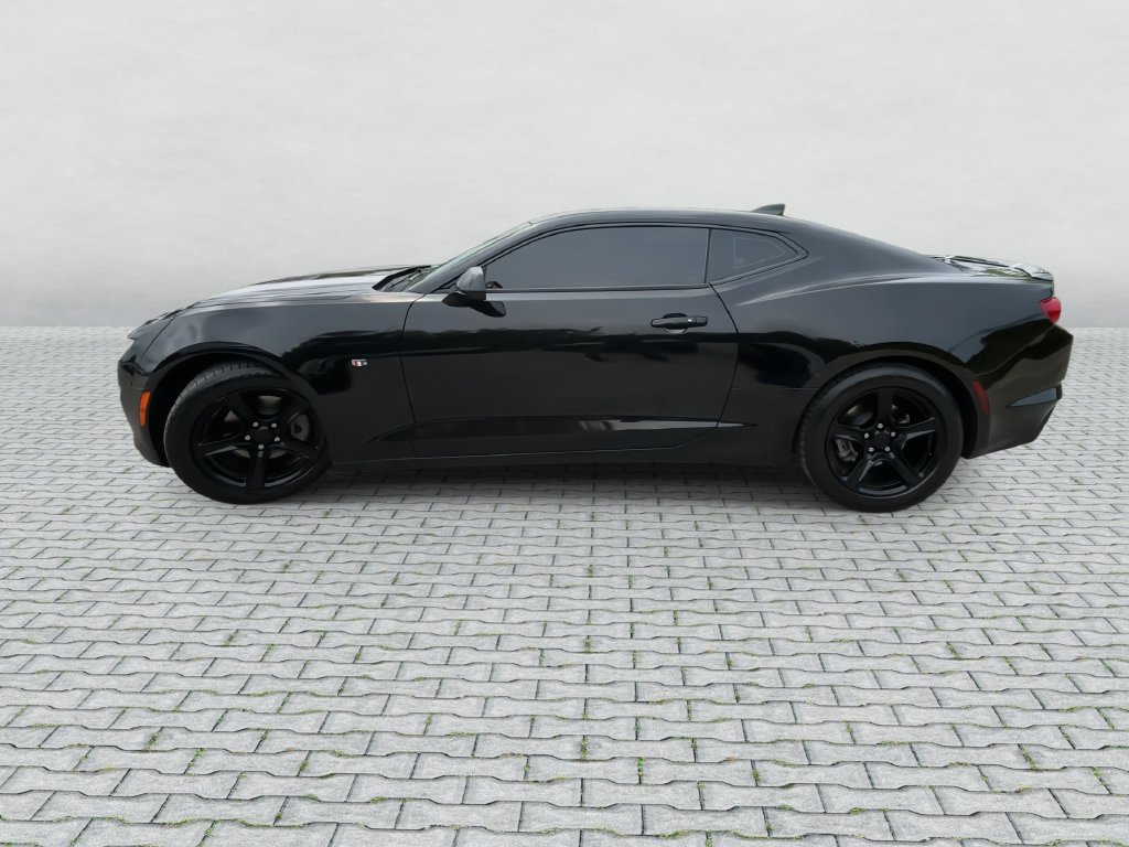 Used 2023 Chevrolet Camaro LT w/ Technology Package RWD image 5