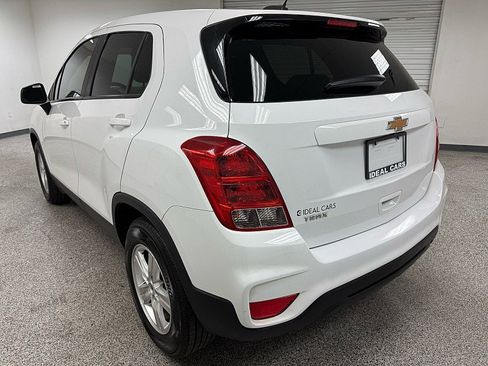 Used 2021 Chevrolet Trax LS w/ Tint and Cruise Package FWD image 7