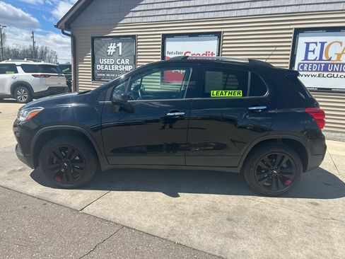 Used 2018 Chevrolet Trax LT w/ Sun & Sound Package AWD/4WD image 8