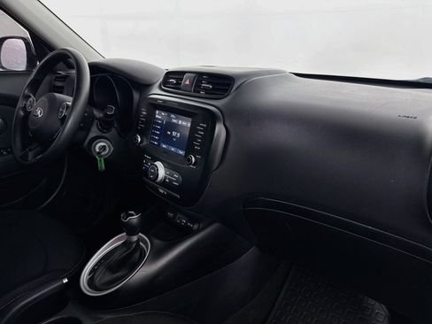 Used 2019 Kia Soul + FWD image 27