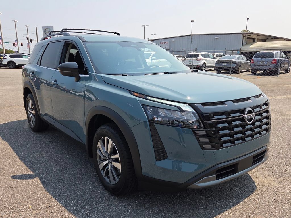 New 2026 Nissan Pathfinder SL w/ Cargo Package FWD image 16
