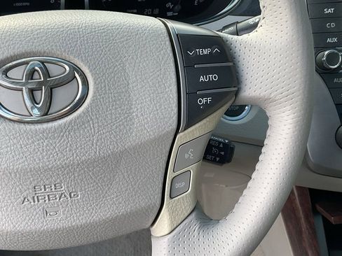 Used 2012 Toyota Avalon Limited image 11