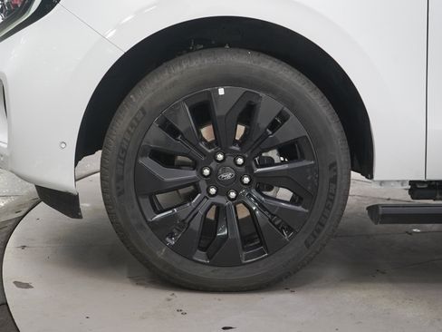 Used 2025 Ford Expedition Max Platinum w/ Stealth Appearance Package AWD/4WD image 33
