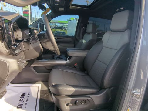 Used 2025 Chevrolet Silverado 2500 ZR2 w/ Technology Package image 20