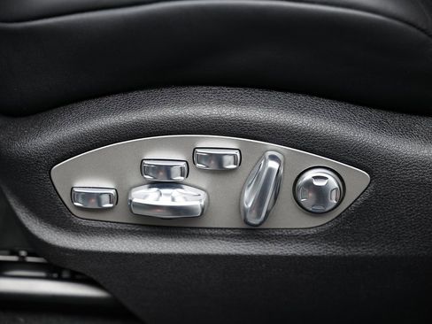 New 2026 Porsche Macan GTS image 26