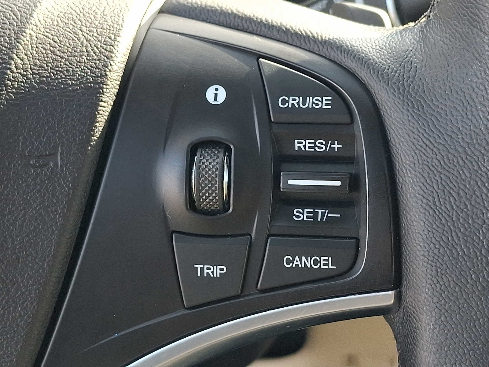 Used 2015 Acura MDX w/ Technology Package AWD/4WD image 23