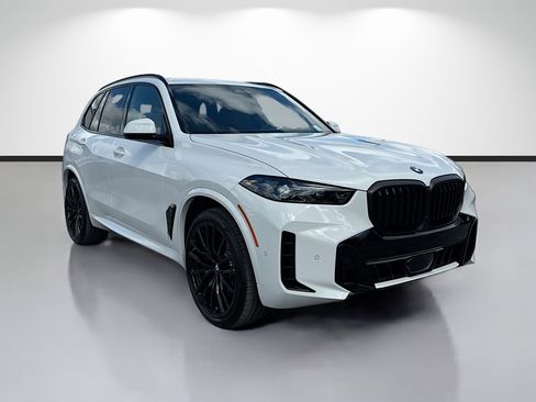 New 2026 BMW X5 xDrive40i w/ M Sport Package AWD/4WD image 1