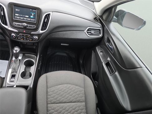 Used 2018 Chevrolet Equinox LT image 16