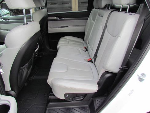 Used 2022 Hyundai Palisade SEL w/ 8P Bench Seat Package FWD image 12