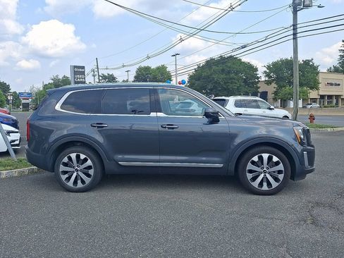 Used 2022 Kia Telluride EX w/ EX Premium Package FWD image 8