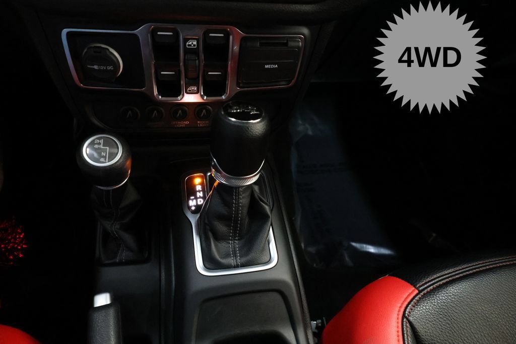 Used 2025 Jeep Wrangler Unlimited Sport AWD/4WD image 31
