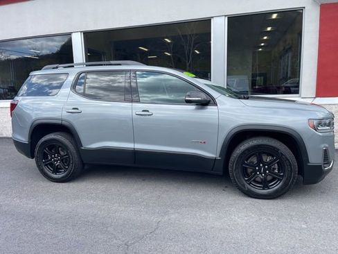 Used 2023 GMC Acadia AT4 w/ Technology Package AWD/4WD image 4