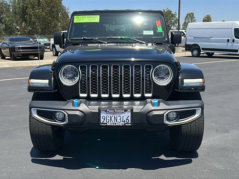 Used 2023 Jeep Wrangler Unlimited Sahara AWD/4WD image 8