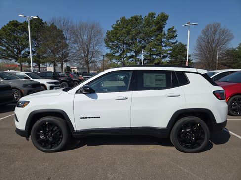 New 2026 Jeep Compass Latitude image 2
