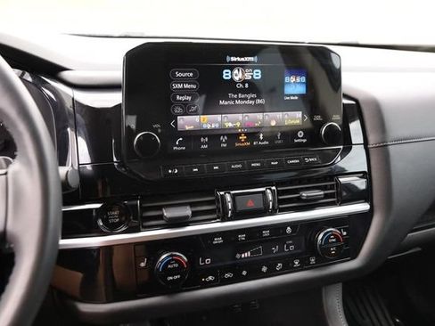 Certified 2025 Nissan Pathfinder SL AWD/4WD image 17