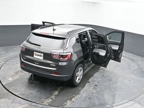 Used 2024 Jeep Compass Latitude image 54