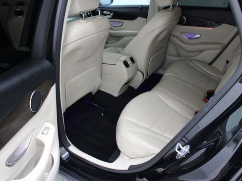 Used 2020 Mercedes-Benz GLC 300 image 28