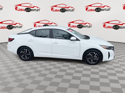 Used 2025 Nissan Sentra SV FWD image 9