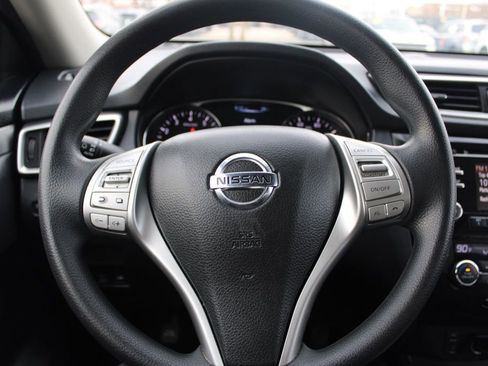 Used 2016 Nissan Rogue SV image 27