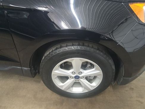 Used 2020 Ford Edge SE FWD image 2