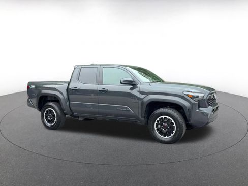 Used 2025 Toyota Tacoma TRD Off-Road AWD/4WD image 2