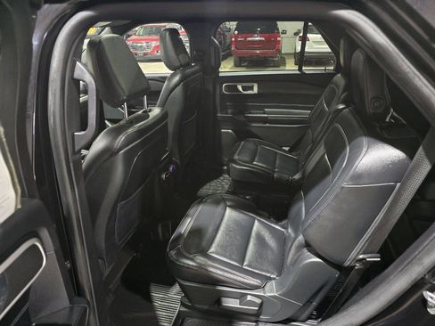 Used 2020 Ford Explorer XLT w/ Equipment Group 202A AWD/4WD image 26