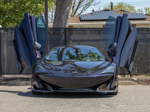 Used 2019 McLaren 600LT RWD image 6