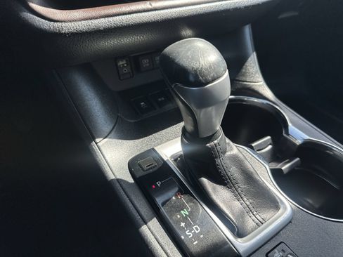 Used 2019 Toyota Highlander XLE FWD image 30