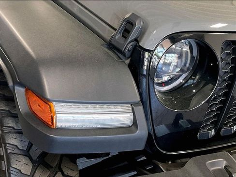 Used 2023 Jeep Wrangler Unlimited w/ Cold Weather Group AWD/4WD image 32