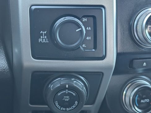 Used 2017 Ford F150 Lariat w/ Equipment Group 502A Luxury AWD/4WD image 7