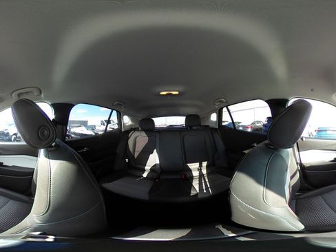 Used 2025 Chevrolet Trax LT image 76