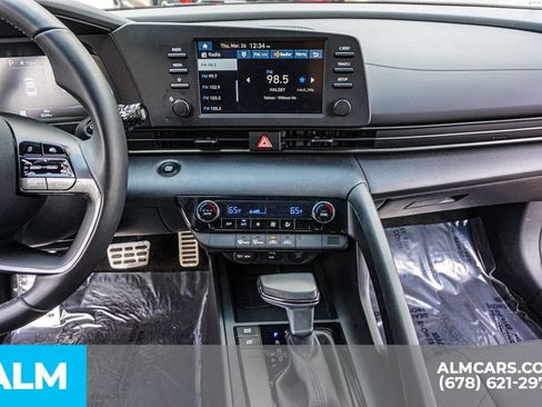 Used 2025 Hyundai Elantra Sport FWD image 37